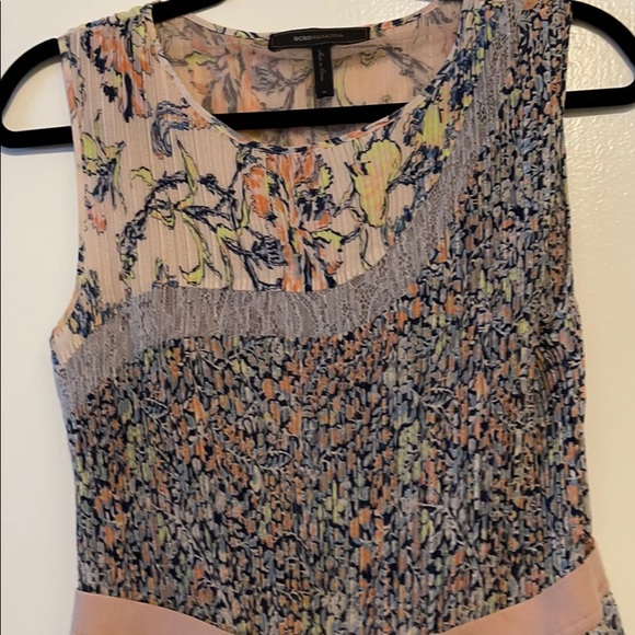 BCBGMaxAzria Peach Pleated Floral Fress - Picture 3 of 10